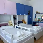 Spacious & Cozy 2br Family In Apartment
