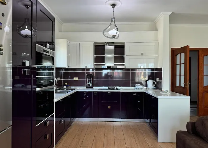 Spacious & Cozy Family Near Sanatorium Διαμέρισμα