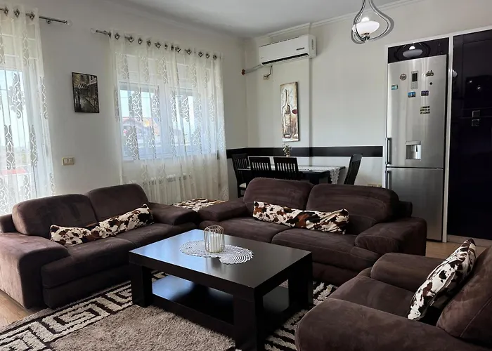 Spacious & Cozy Family Near Sanatorium Διαμέρισμα Τίρανα