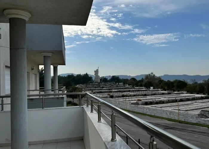 Διαμέρισμα Spacious & Cozy Family Near Sanatorium Τίρανα