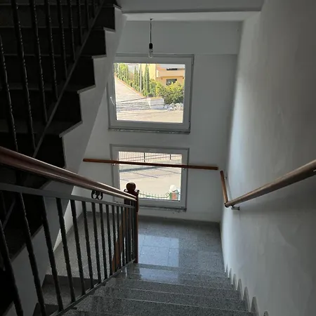 Apartment Spacious & Cozy Family Near Sanatorium Tirana