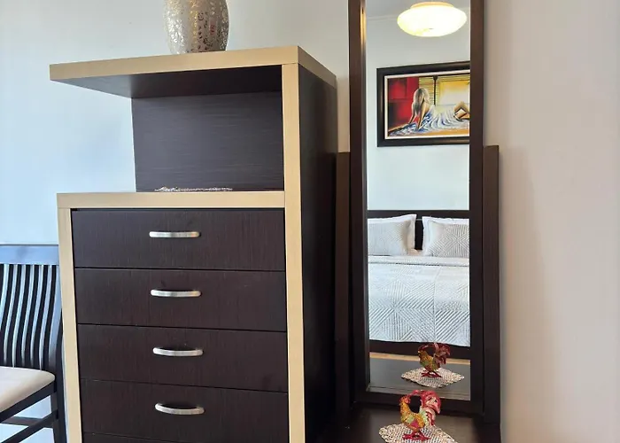 Spacious & Cozy Family Near Sanatorium Тирана